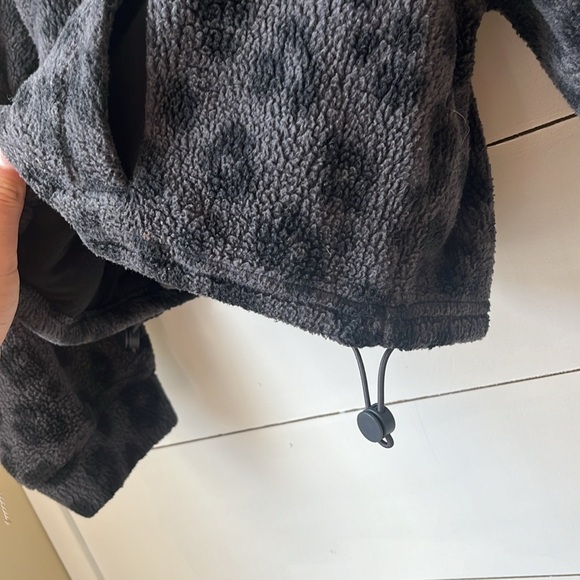 Women’s fleece quarter zip. - Picture 5 of 6